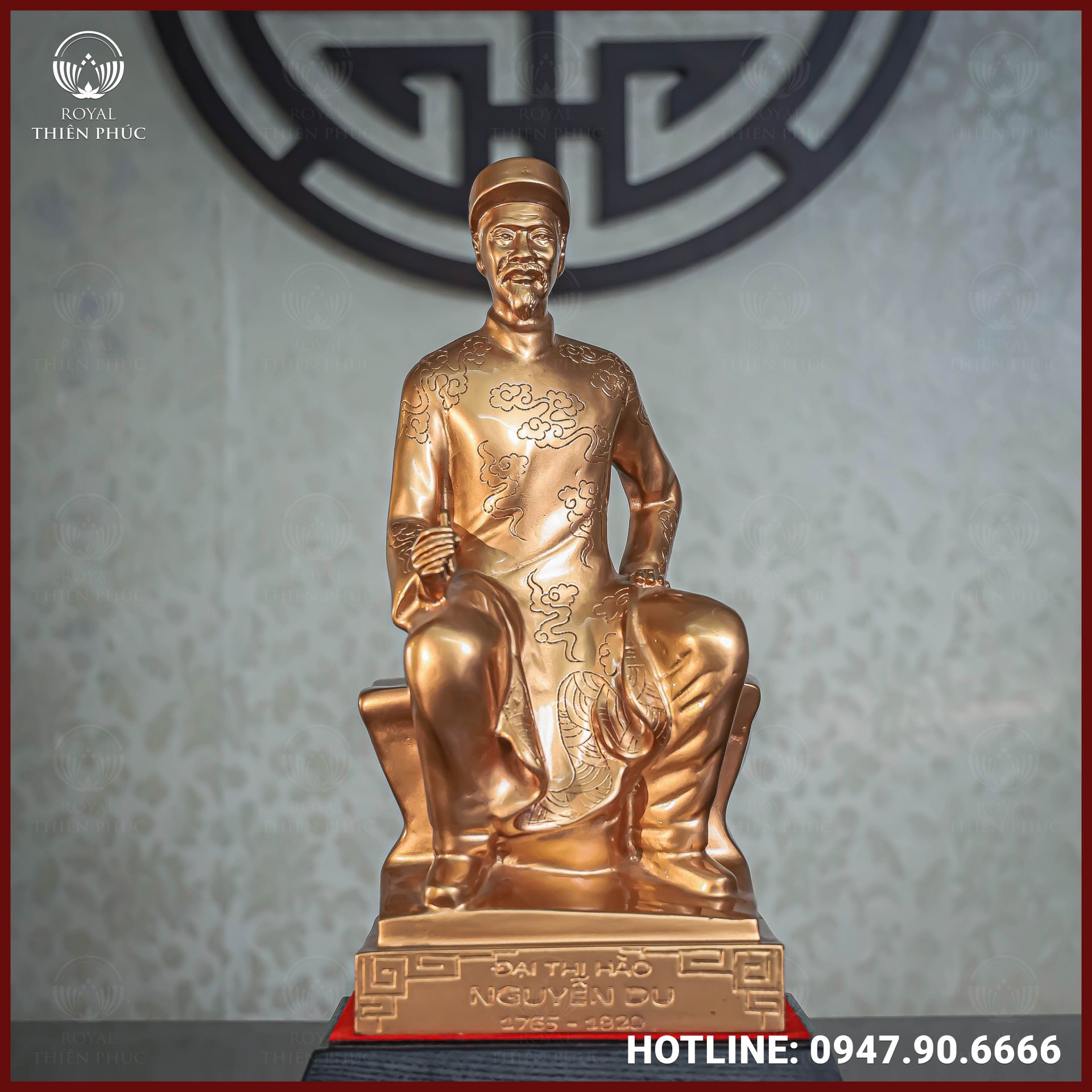 Tượng Nguyễn Du đồng đỏ cao 42cm